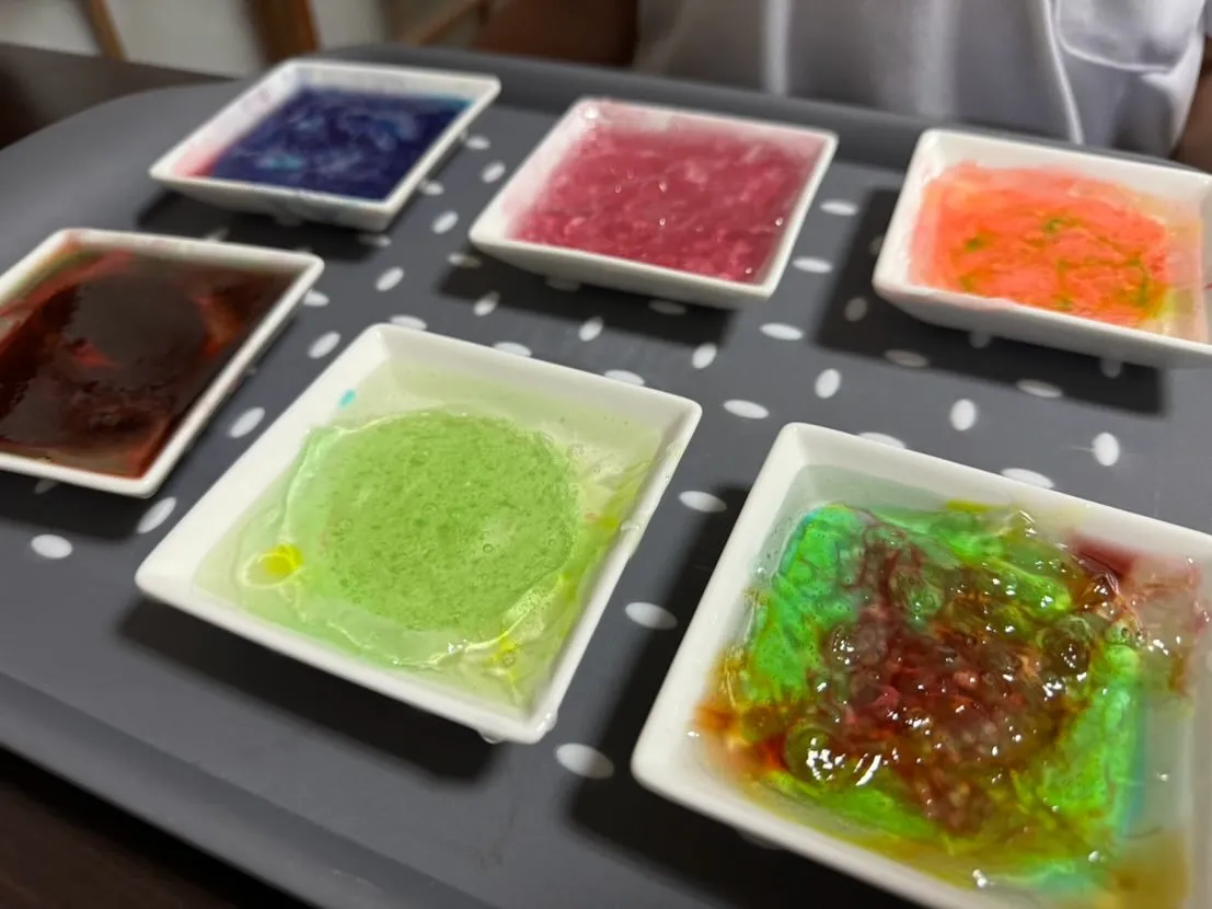 キッズサポートつみきのおうち🧸今日はおやつクッキングで琥珀糖...
